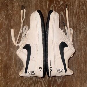 Nike Air Force 1 Low "NY vs. NY" White w Black swoosh(2020) M 5.5/W7